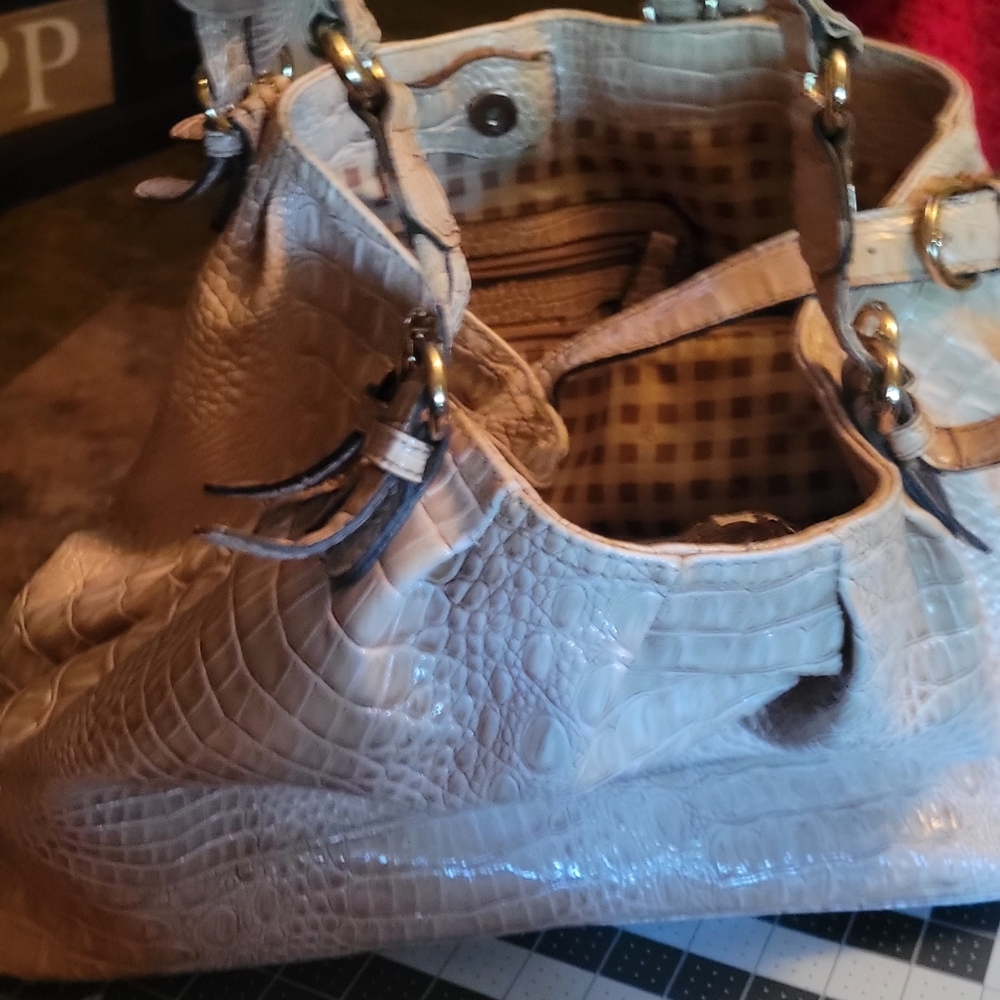 Jessica Simpson purse